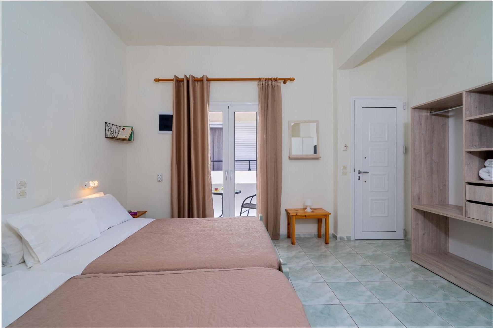 Giant Woman Apartment Tsoutsouros  Bagian luar foto