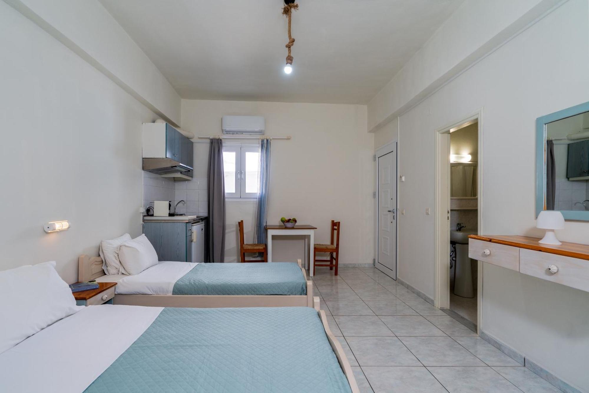 Giant Woman Apartment Tsoutsouros  Bagian luar foto